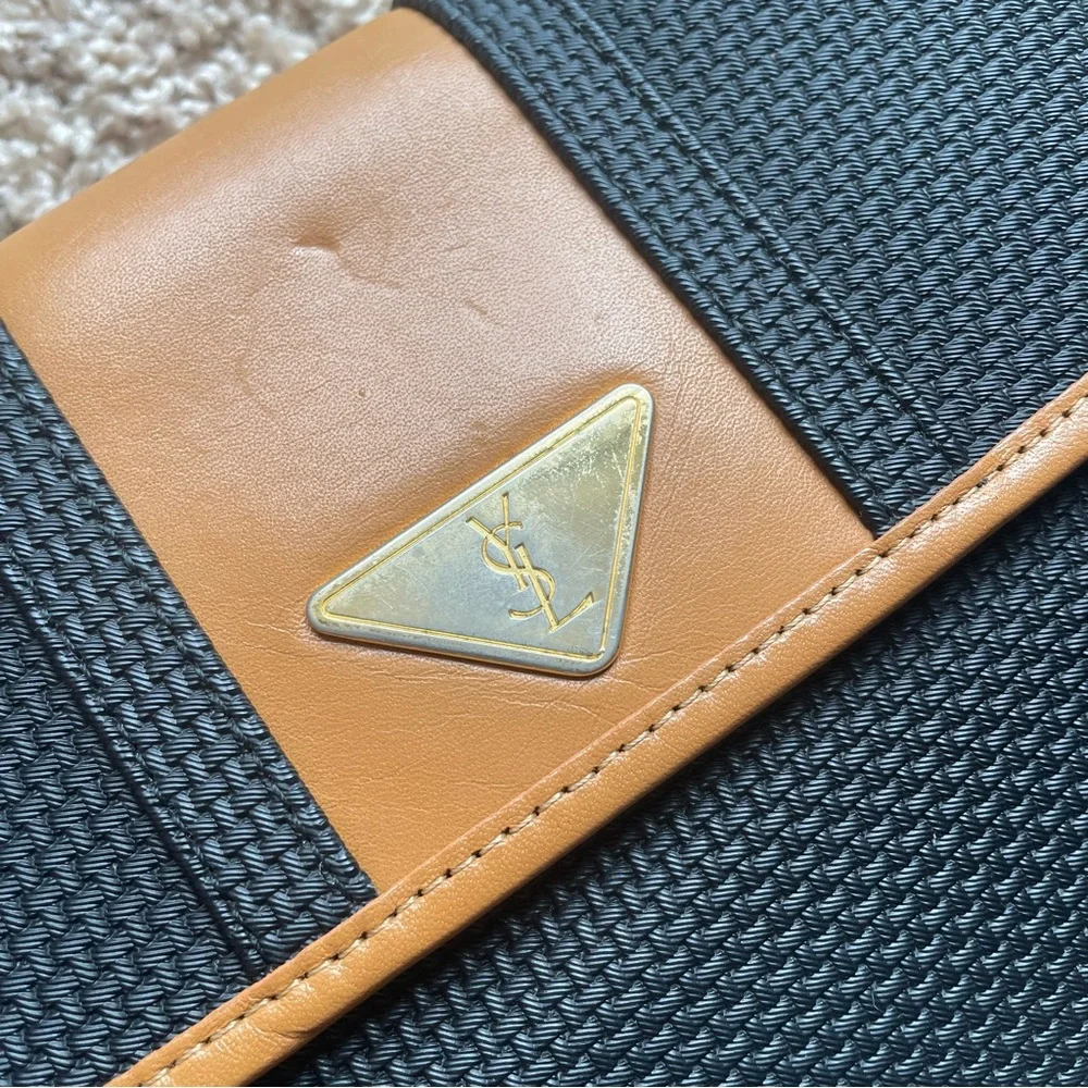 Sale! YSL Yves Saint Laurent Clutch Shoulder Bag ✨ - Picture 6 of 16